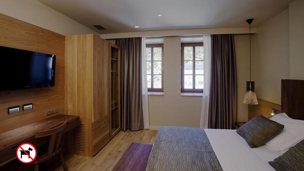 Superior Triple Room with Lake View room - Image 2