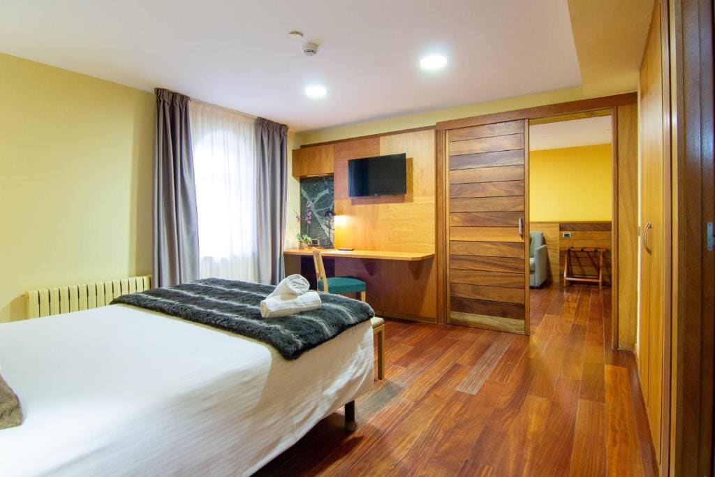 Suite room - Image 1