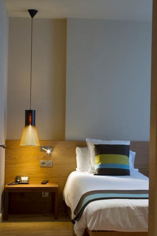 Superior Triple Room with Lake View room - Image 3