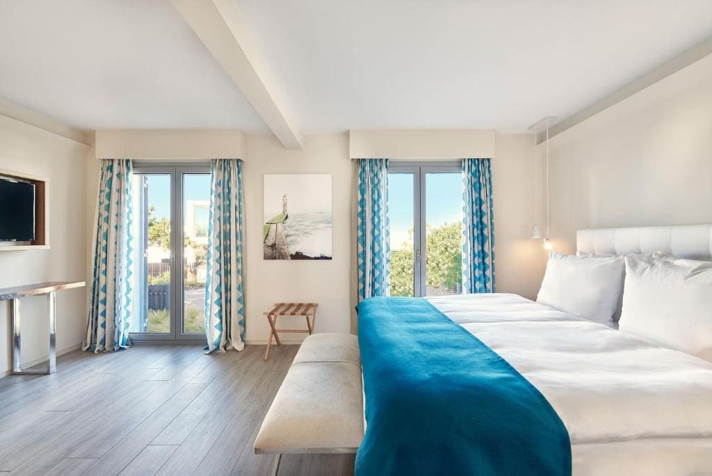 Two-Bedroom Garden Pool Suite room - Image 1
