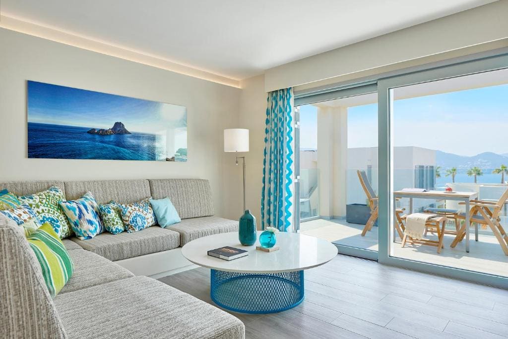 Resort Infinity Suite room - Image 3
