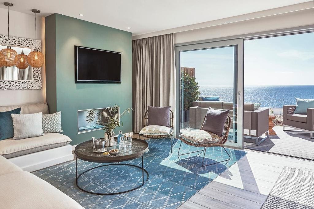 Deluxe Duplex Pool Suite with Sea View room - Image 2