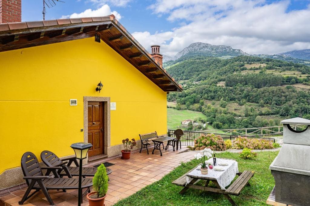 Two-Bedroom Deluxe Apartment with Garden View room - Image 1