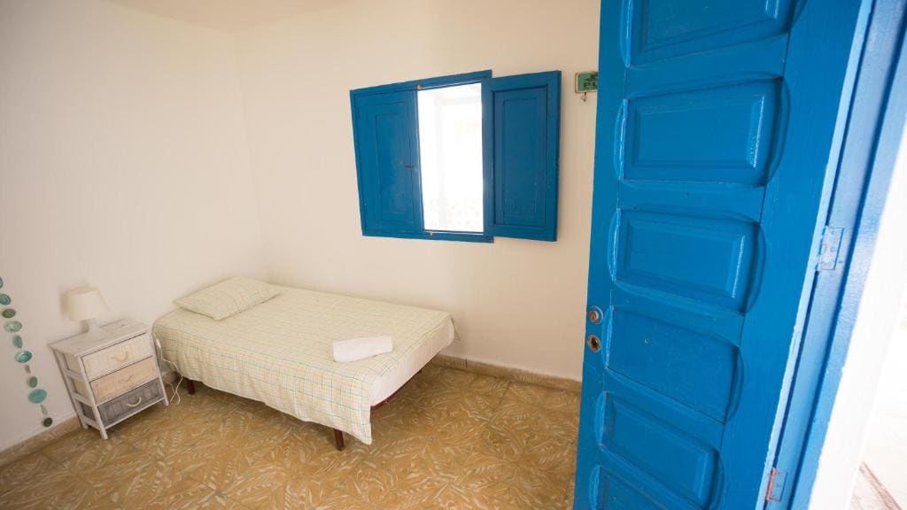 Single Bed in Mixed Dormitory Room room - Image 2