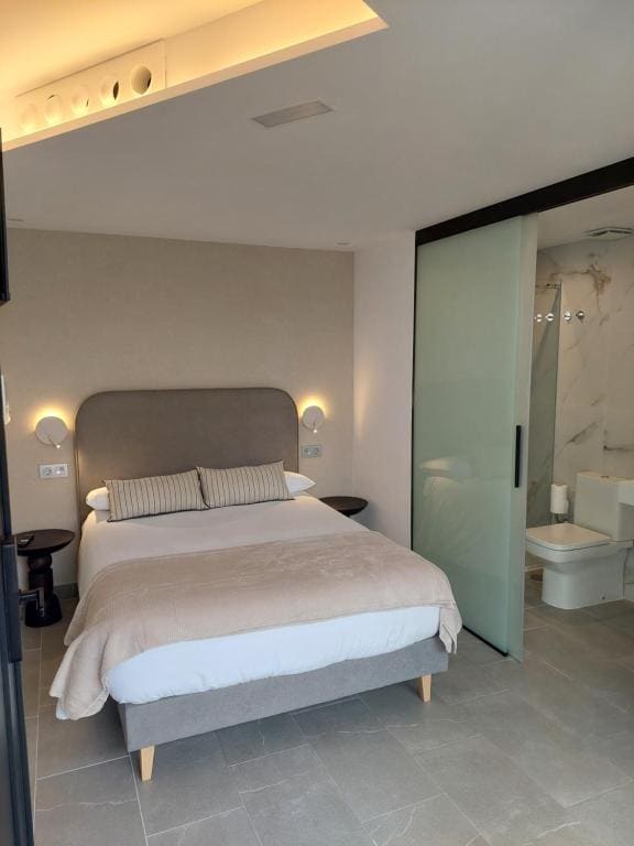 Economy Double Room room - Image 2