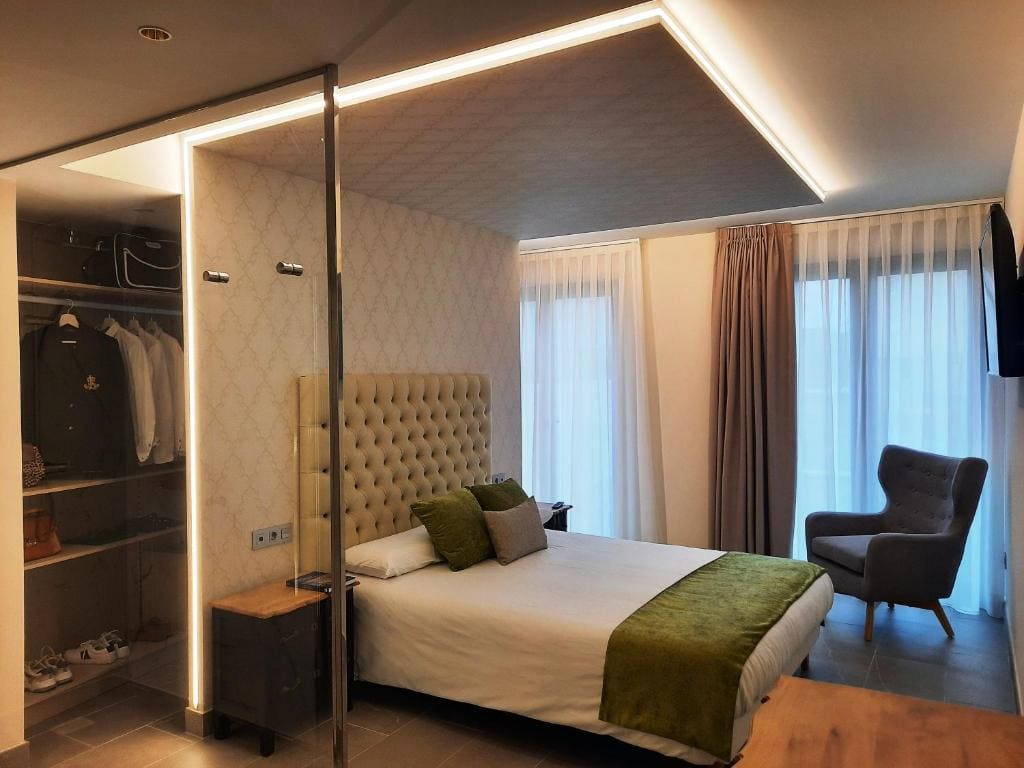 Double Room Deluxe with Garden View room - Image 2