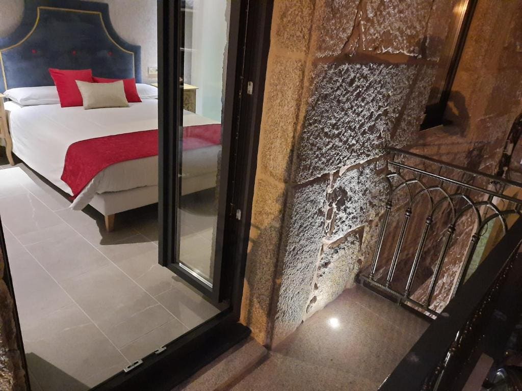 Double Room with Balcony room - Image 2