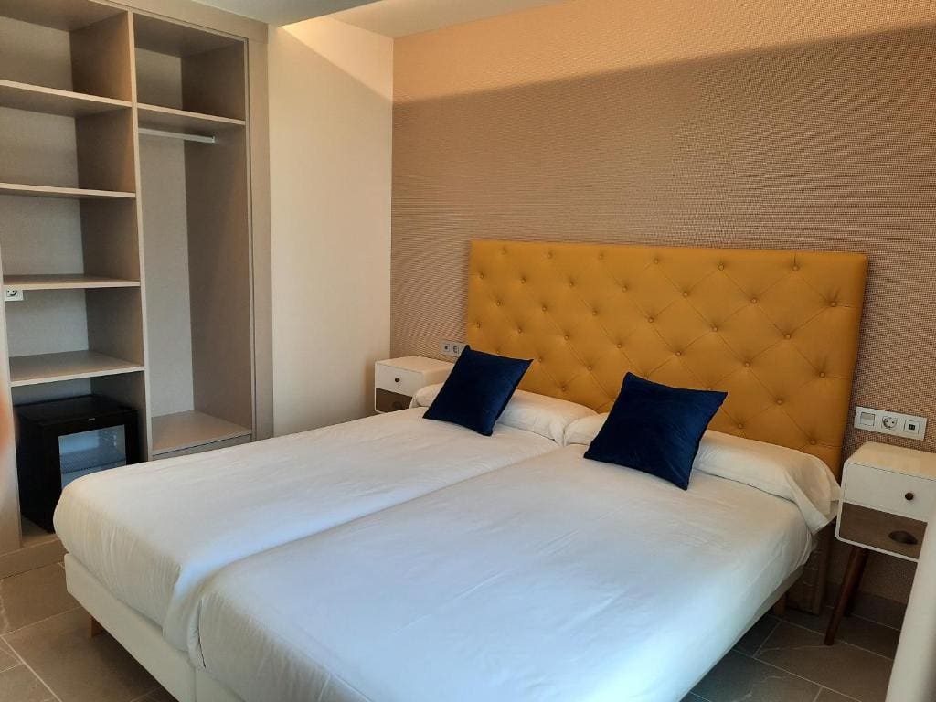 Twin Room with Garden View room - Image 1