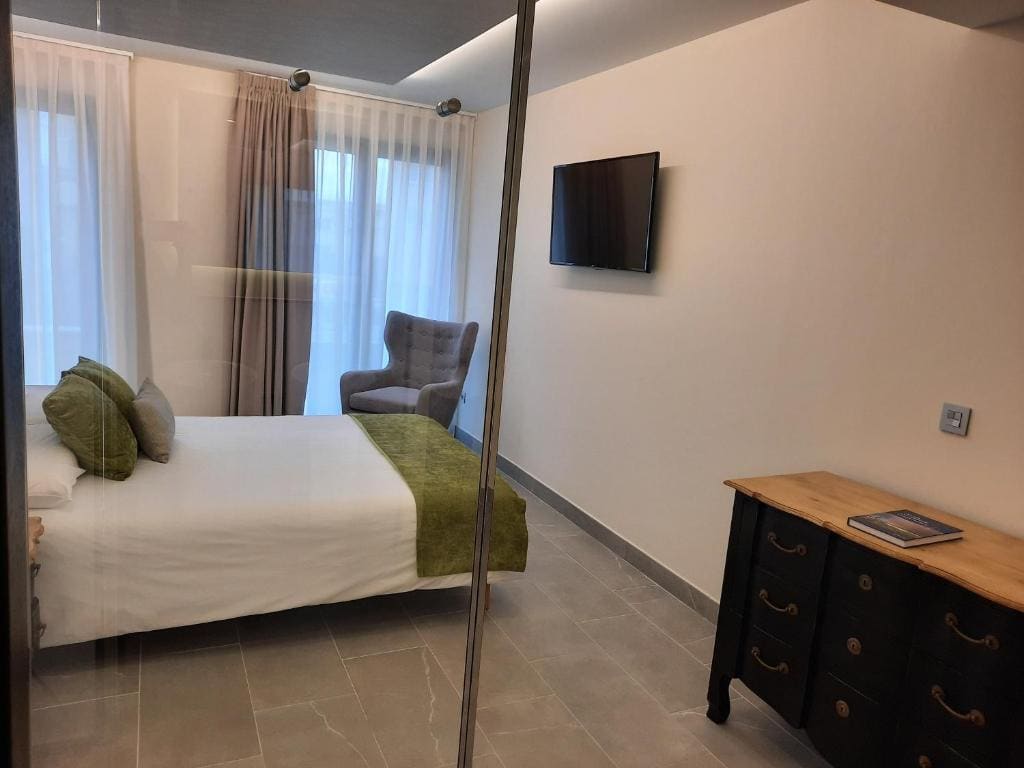 Double Room Deluxe with Garden View room - Image 1