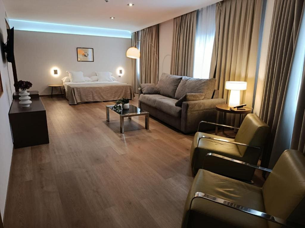 Suite room - Image 3