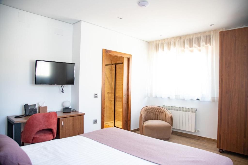 Superior Double Room room - Image 3