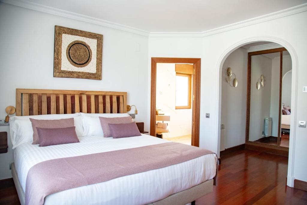 Deluxe Double Room room - Image 2