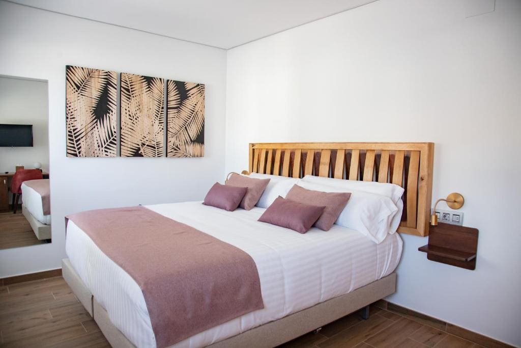 Superior Double Room room - Image 2