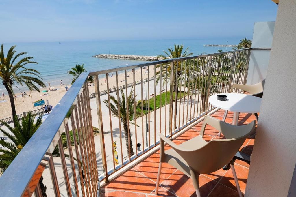 Superior Double or Twin Room with Sea View room - Image 1