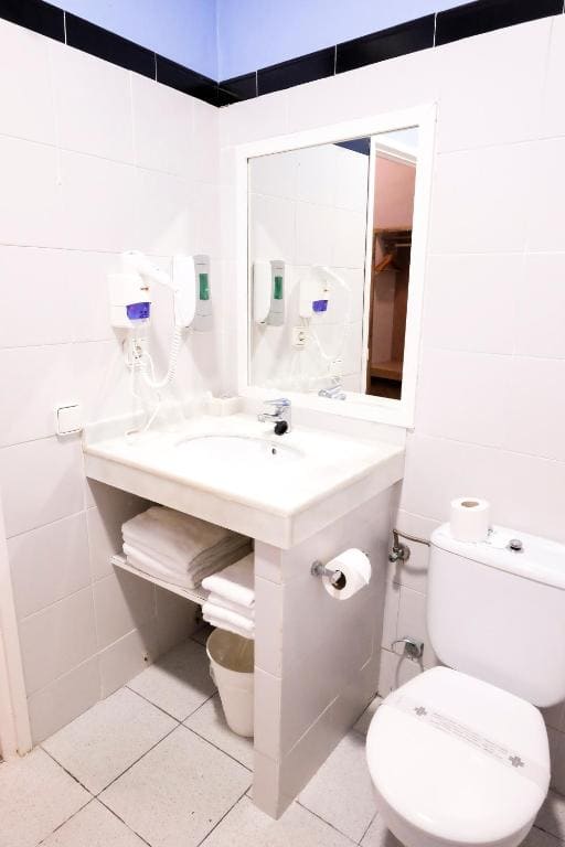 Superior Double or Twin Room with Sea View room - Image 2