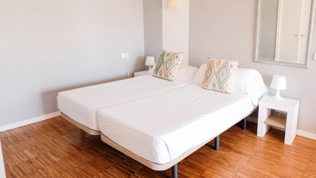 Double or Twin Room with Balcony room - Image 2