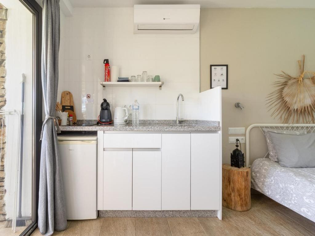 Studio with Pool View room - Image 1