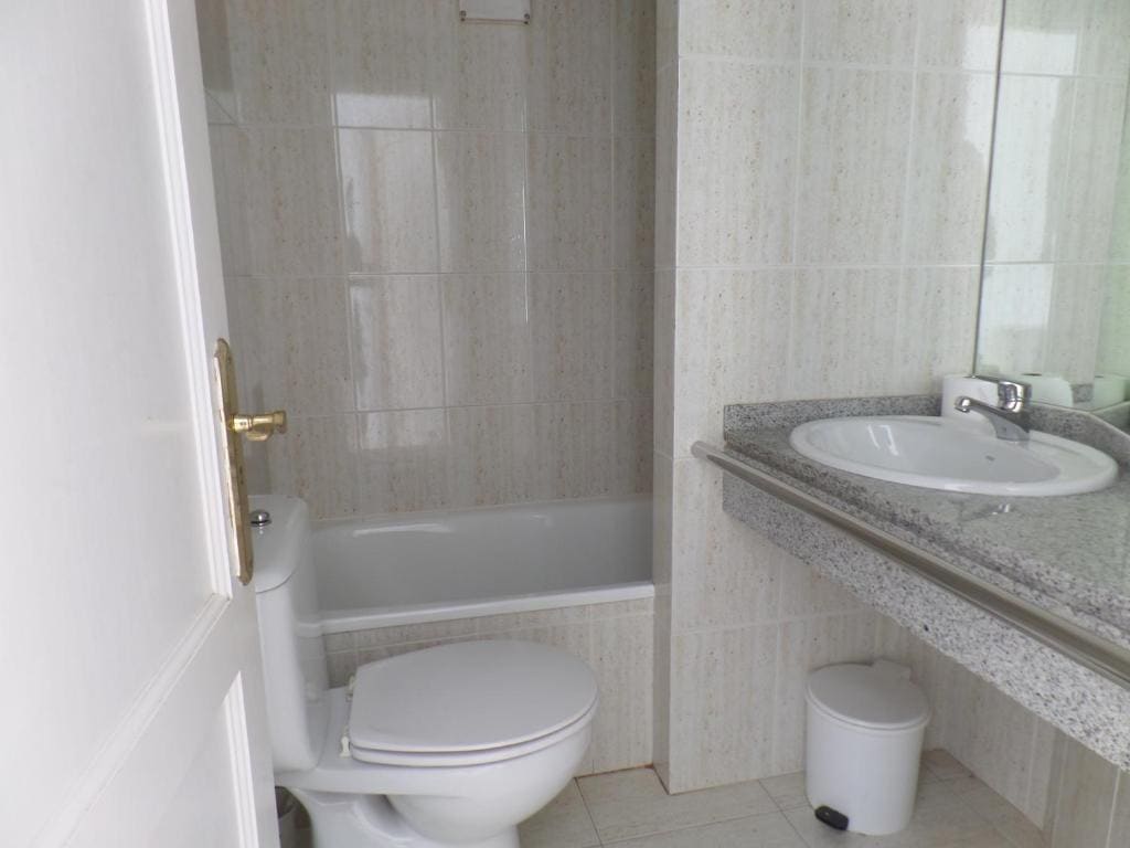 Double Room with Private Bathroom room - Image 3