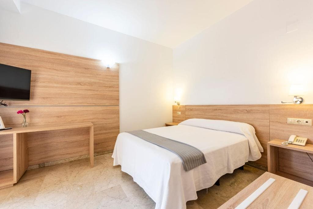 Double or Twin Room with Terrace room - Image 3