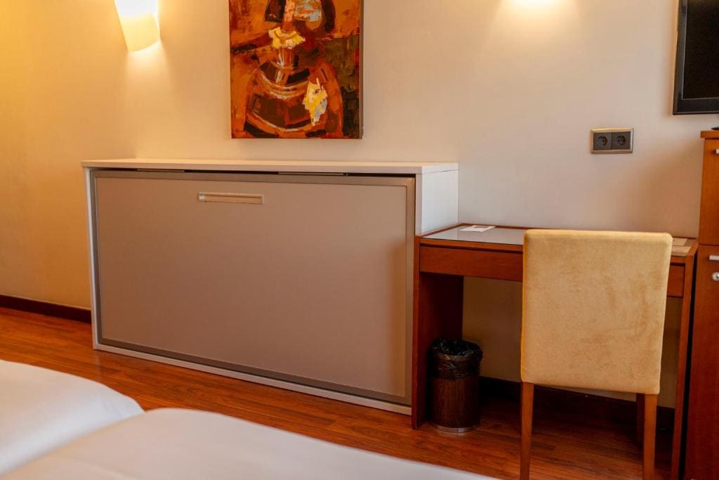 Superior Doble Room with extra bed and free access to Solarium room - Image 3