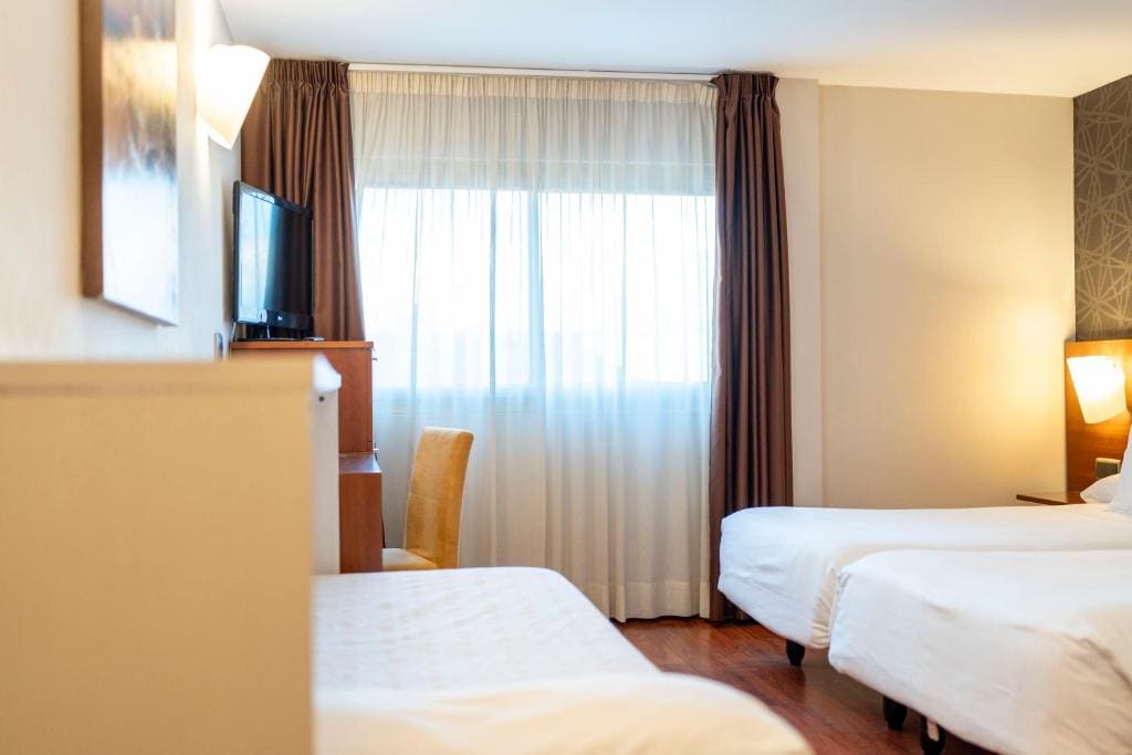 Superior Doble Room with extra bed and free access to Solarium room - Image 2
