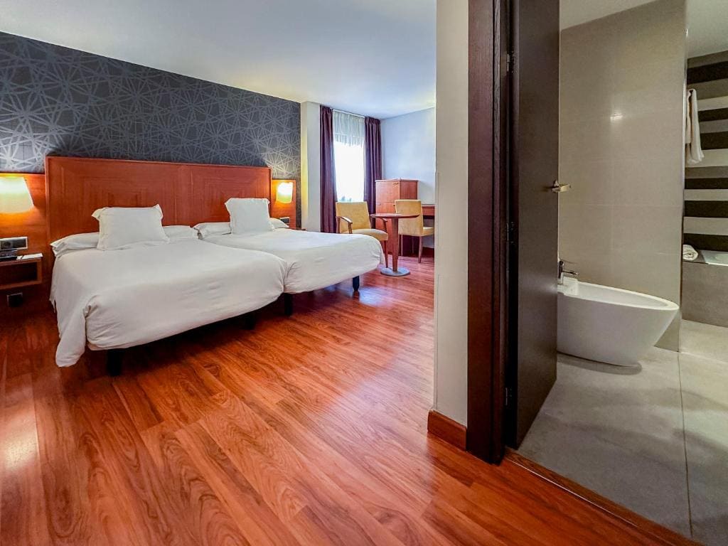 Superior Double Room with free access to Solarium room - Image 2