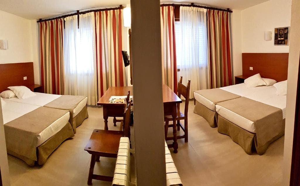 Quadruple Room room - Image 1