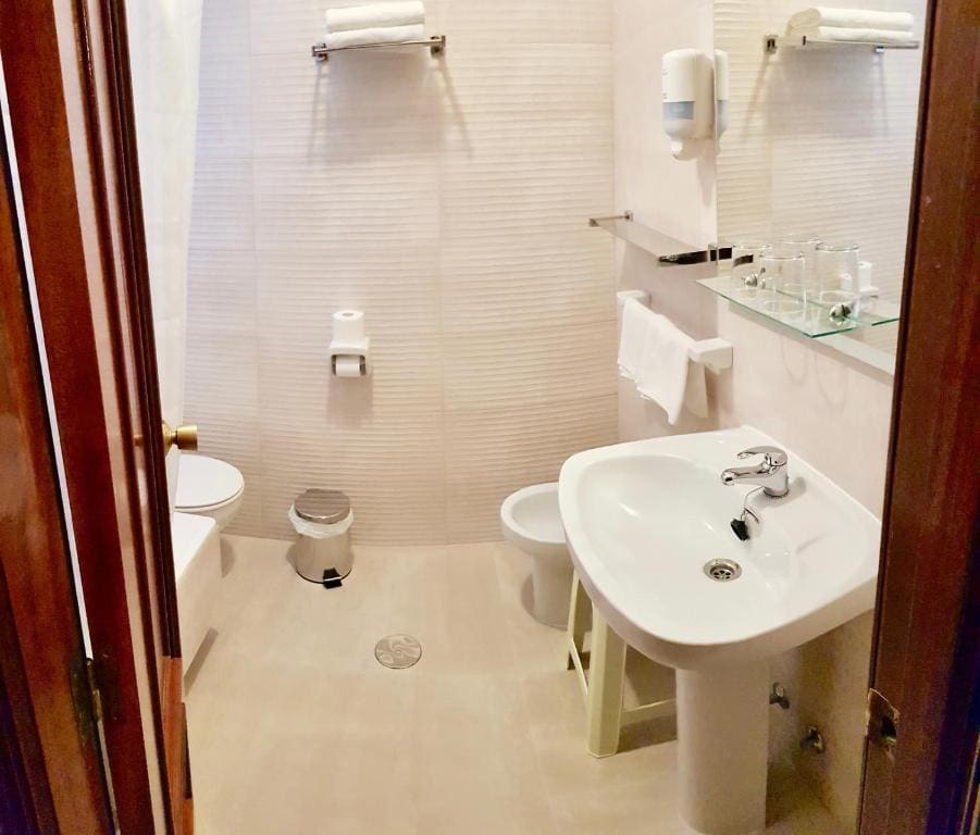 Twin Room room - Image 2
