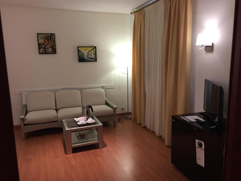Suite Junior room - Image 3