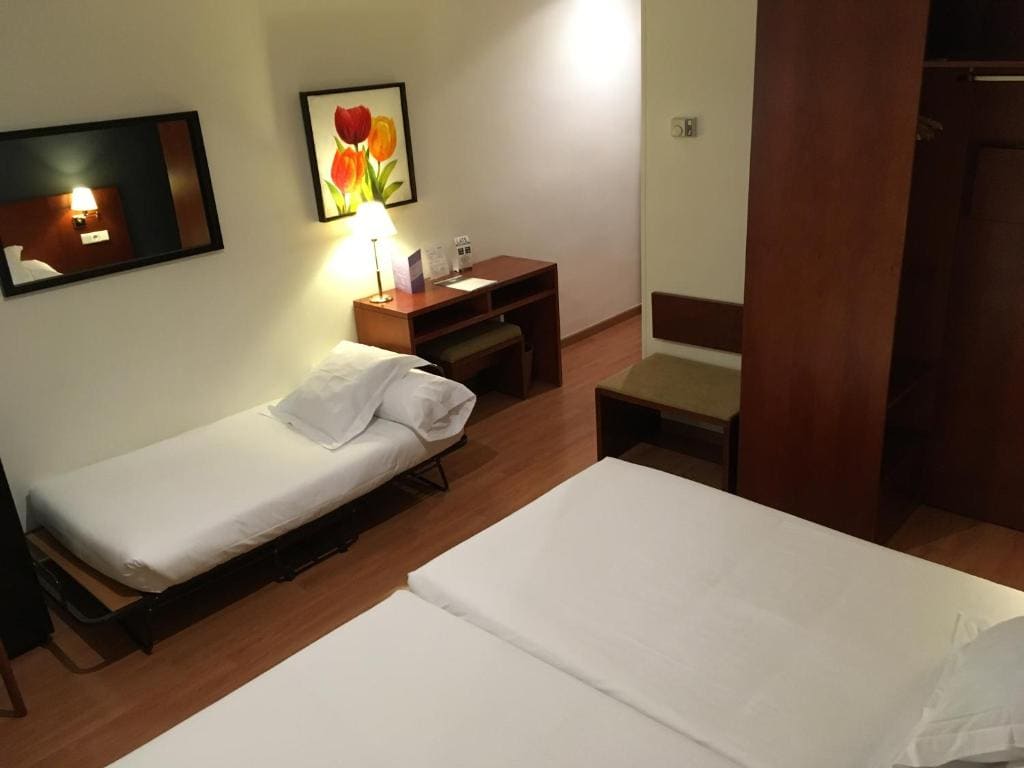 Double Room (2 Adults + 1 Child ) room - Image 2