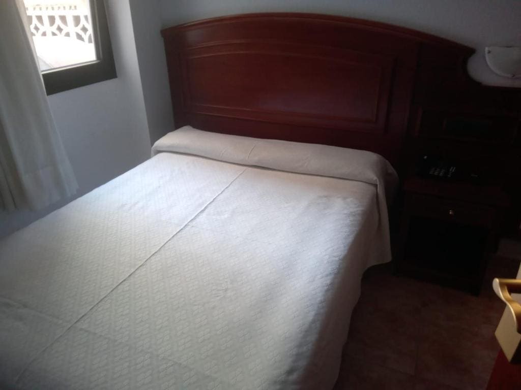 Budget Single Room room - Image 2