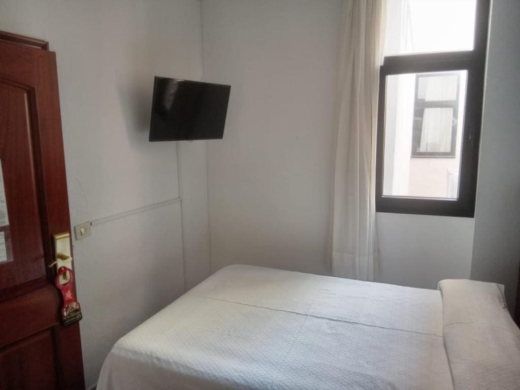 Budget Single Room room - Image 3