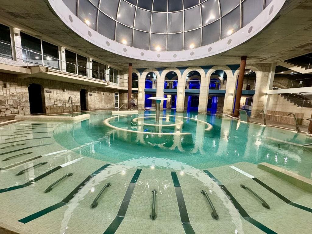 Double Room with Extra Bed (2 Adults + 1 Child) with Spa Access room - Image 1
