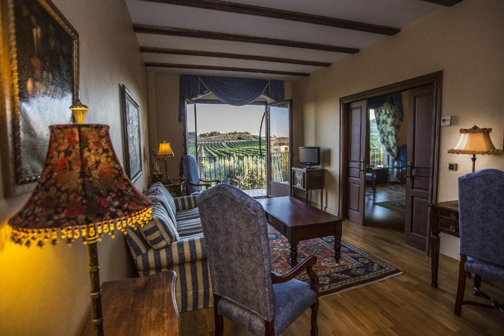 Suite room - Image 2