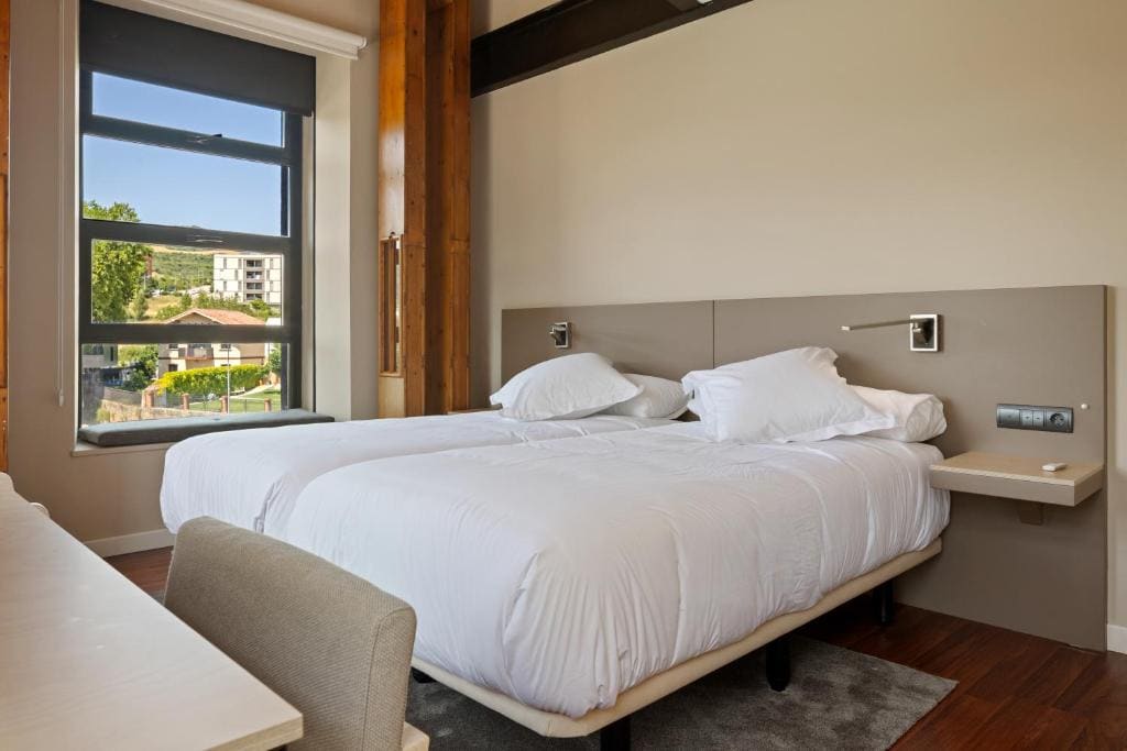 Suite with River View room - Image 2