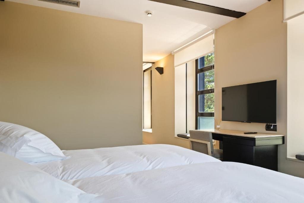 Suite with River View room - Image 1