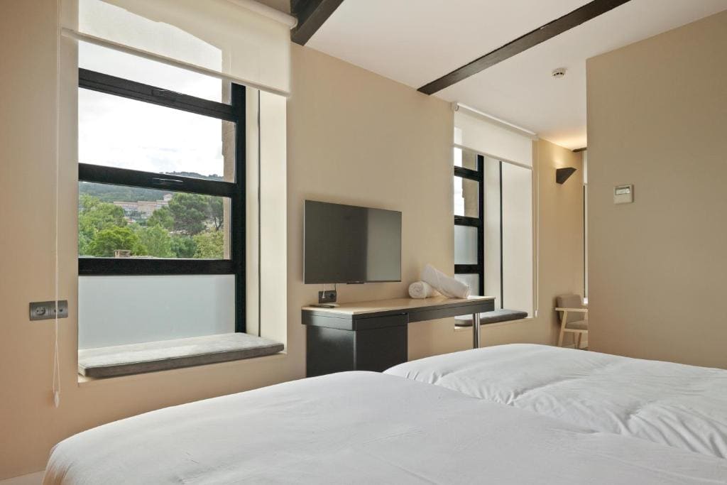 Suite with River View room - Image 3