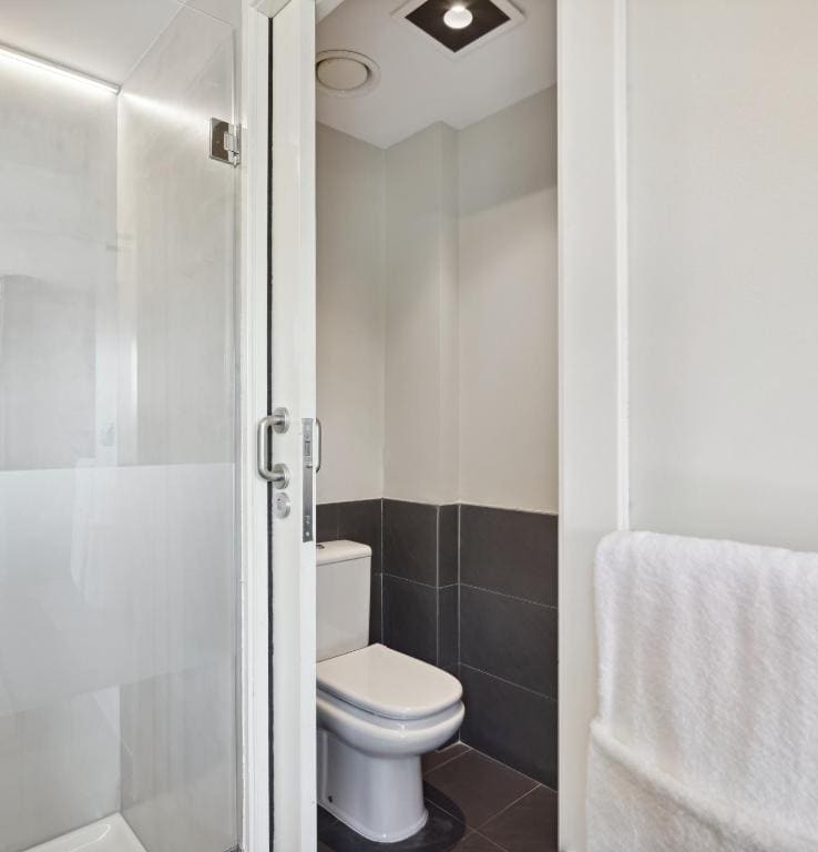 Twin Room with River View room - Image 3