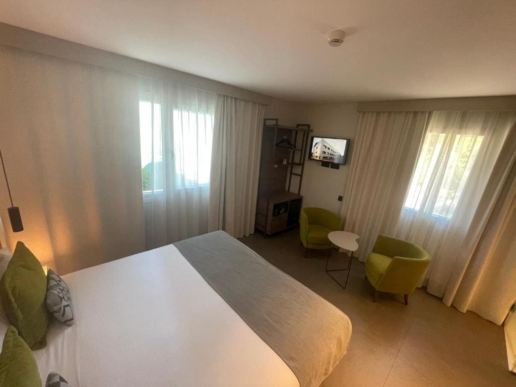 Executive Suite room - Image 2