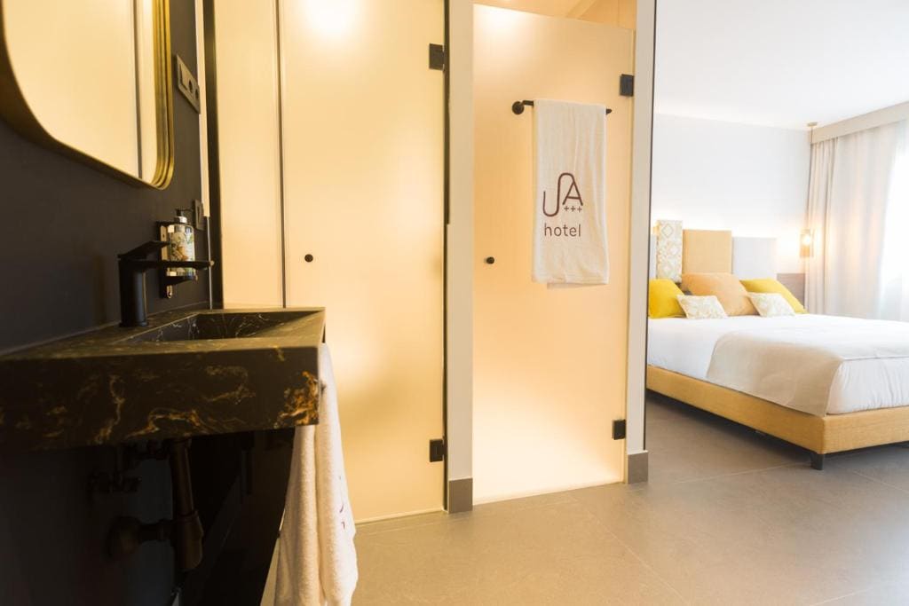 Superior Double Room room - Image 3