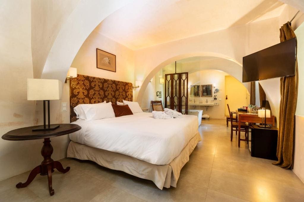 Deluxe Room room - Image 3
