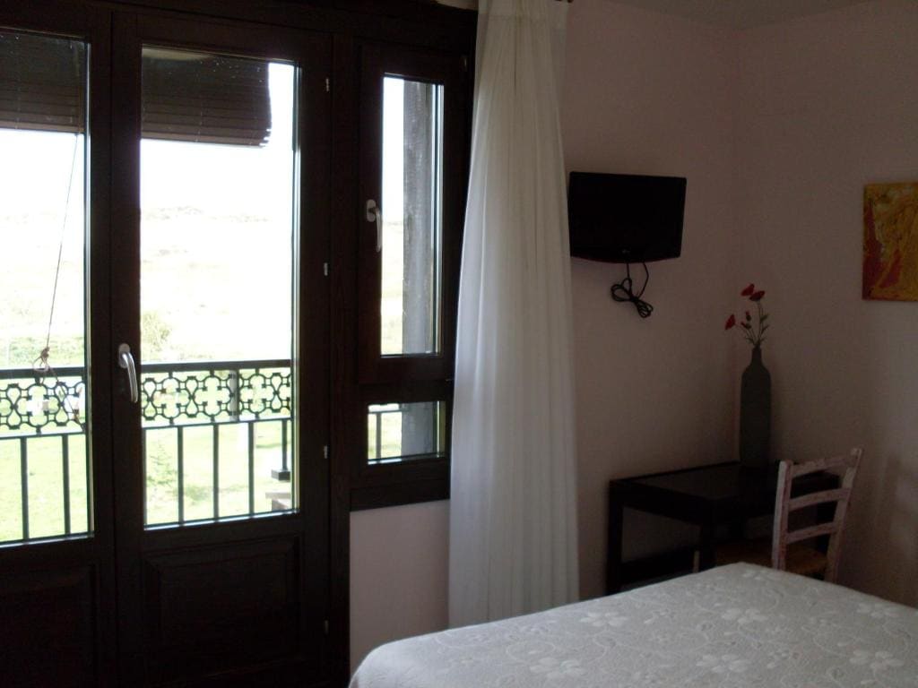 Economy Double Room room - Image 3