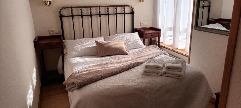 Standard Queen Room room - Image 1