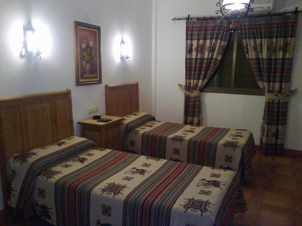Twin Room room - Image 2