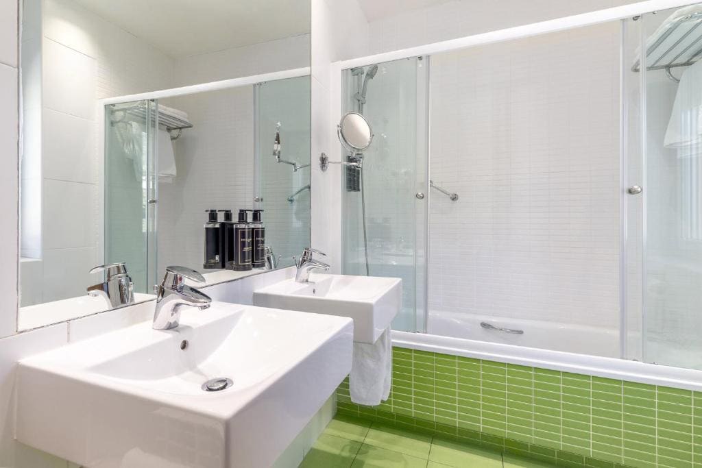 Standard Double or Twin Room room - Image 2