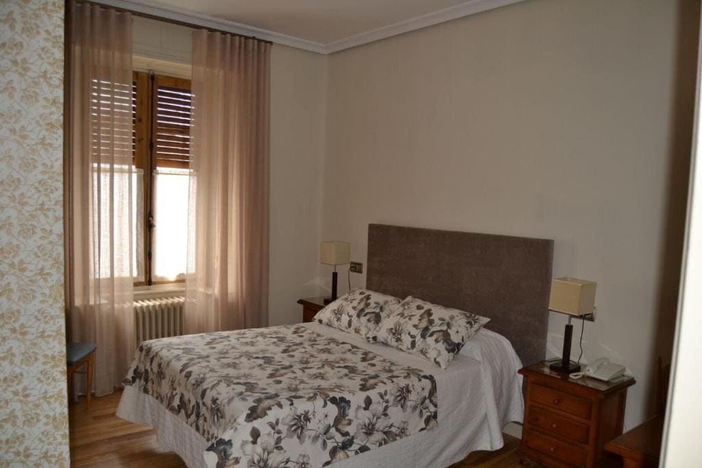 Standard Family Room room - Image 3