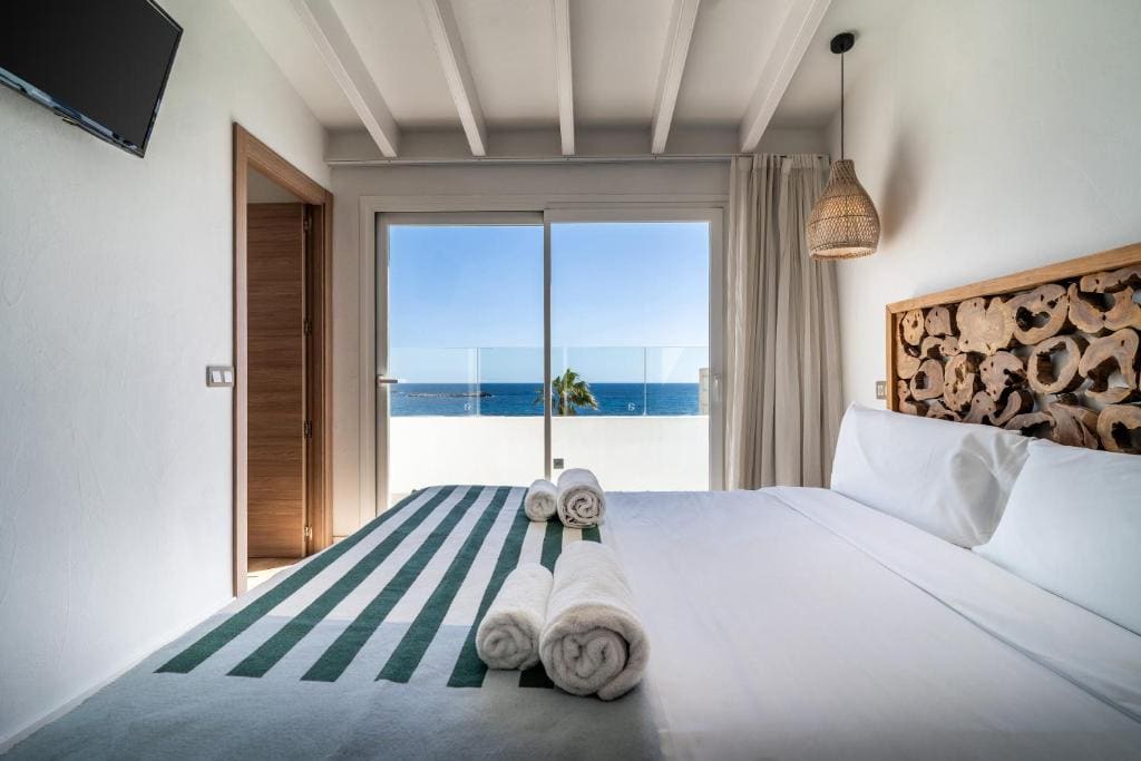 Superior Suite with Sea View room - Image 2
