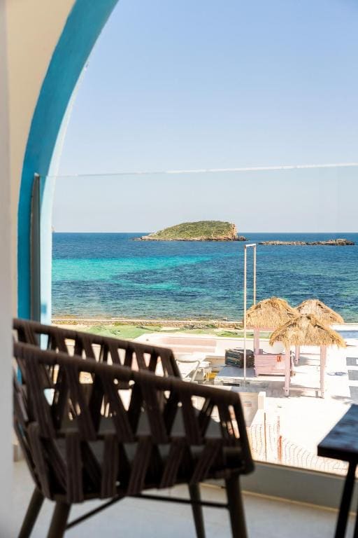 Double Room with Balcony and Sea View room - Image 1