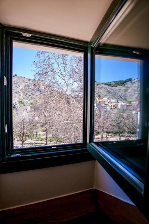 Triple Room with City View room - Image 1