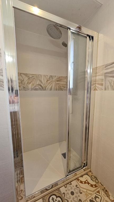 Double Room with Shared Bathroom room - Image 3